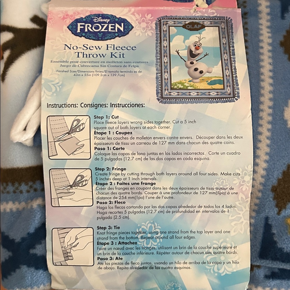 Disney Frozen Olaf Fleece Throw Kit - Picture 4 of 4
